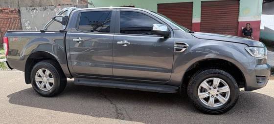 FORD RANGER 3.2 XLT 4X4 CD 20V DIESEL 4P AUTOMÁTICO FORD RANGER 3.2 XLT 4X4 CD 20V DIESEL 4P AUTOMÁTICO